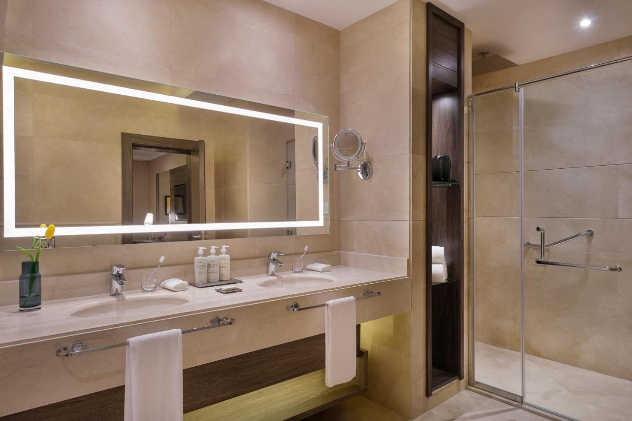 Hotel Voco Al Khobar By Ihg Exteriér fotografie Bathroom